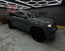 جیپ گراند شیرۆکی